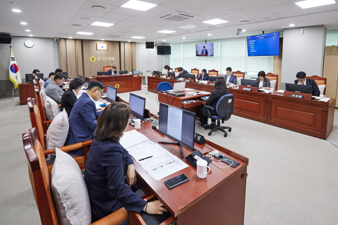 제12대 경기도의회 도시환경위원회, 첫 업무보고 받고 본격 의정활동 착수