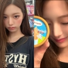 장원영, 일본서 간식 쇼핑 “편의점 너무 좋아” [SNS★샷]