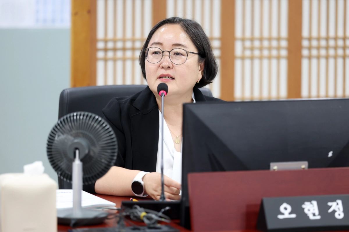 ▲오현정 의원이 상임위원회 업무보고에 참석해 도정 현안에 대해 발언하고 있다. (사진=경기도의회)