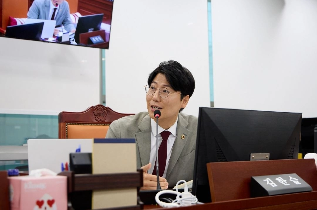 ▲ 지난 21일 열린 경기도 평화협력국 업무보고에서 발언중인 김한슬 의원(사진=경기도의회)