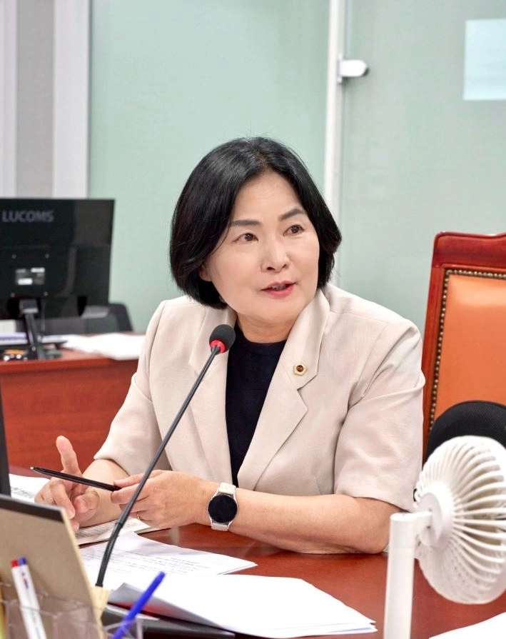 ▲ 제392회 임시회 건설교통위원회 제2차 회의에서 질의하는 윤순옥 의원(사진=경기도의회)