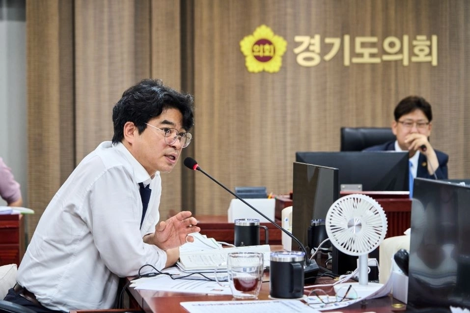 ▲ 지난 21일 열린 경기도경제과학진흥원 업무보고에서 질의하는 박상현 의원(사진=경기도의회)