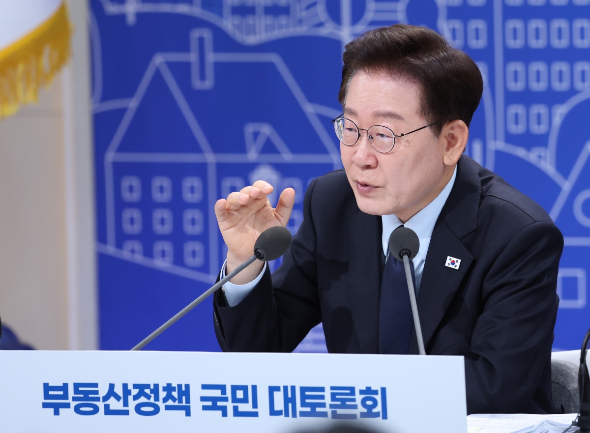 이재명 대통령이 23일 서울 여의도 KBS 별관에서 열린 부동산정책 국민 대토론회에서 발언하고 있다. 2026.7.23 연합뉴스
