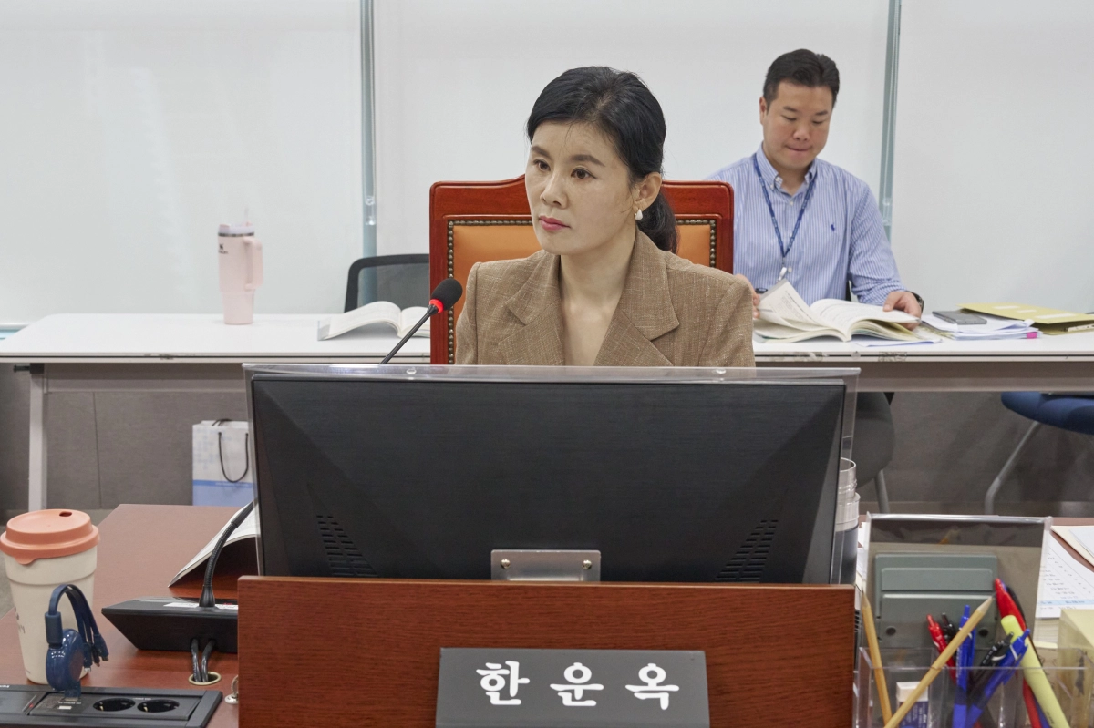 ▲ 한운옥 의원이 22일 열린 경기도교육청 및 산하기관 업무보고에서 특수교육원의 실질적 장애인식개선 교육과 체계적인 취업 연계 시스템 구축을 당부하고 있다. (사진=경기도의회)
