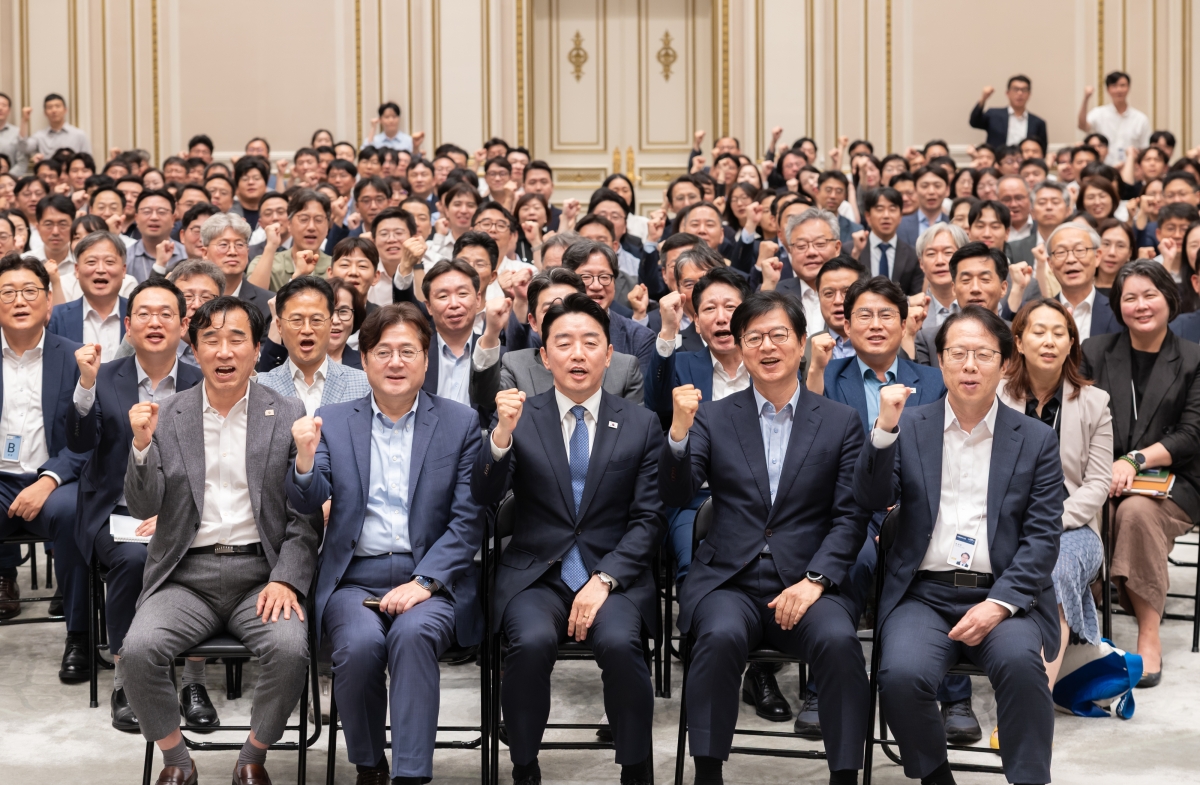 강훈식 비서실장, 전 직원 대상 조회 개최