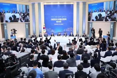 李 “3기 신도시 기간 절반 단축… 헬기 타고 수도권 택지 찍겠다”