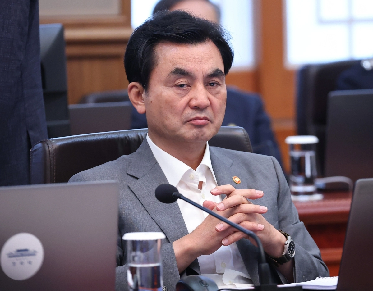 안규백 국방부 장관이 21일 청와대에서 열린 국무회의에서 이재명 대통령 발언을 듣고 있다. 2026.7.21 연합뉴스