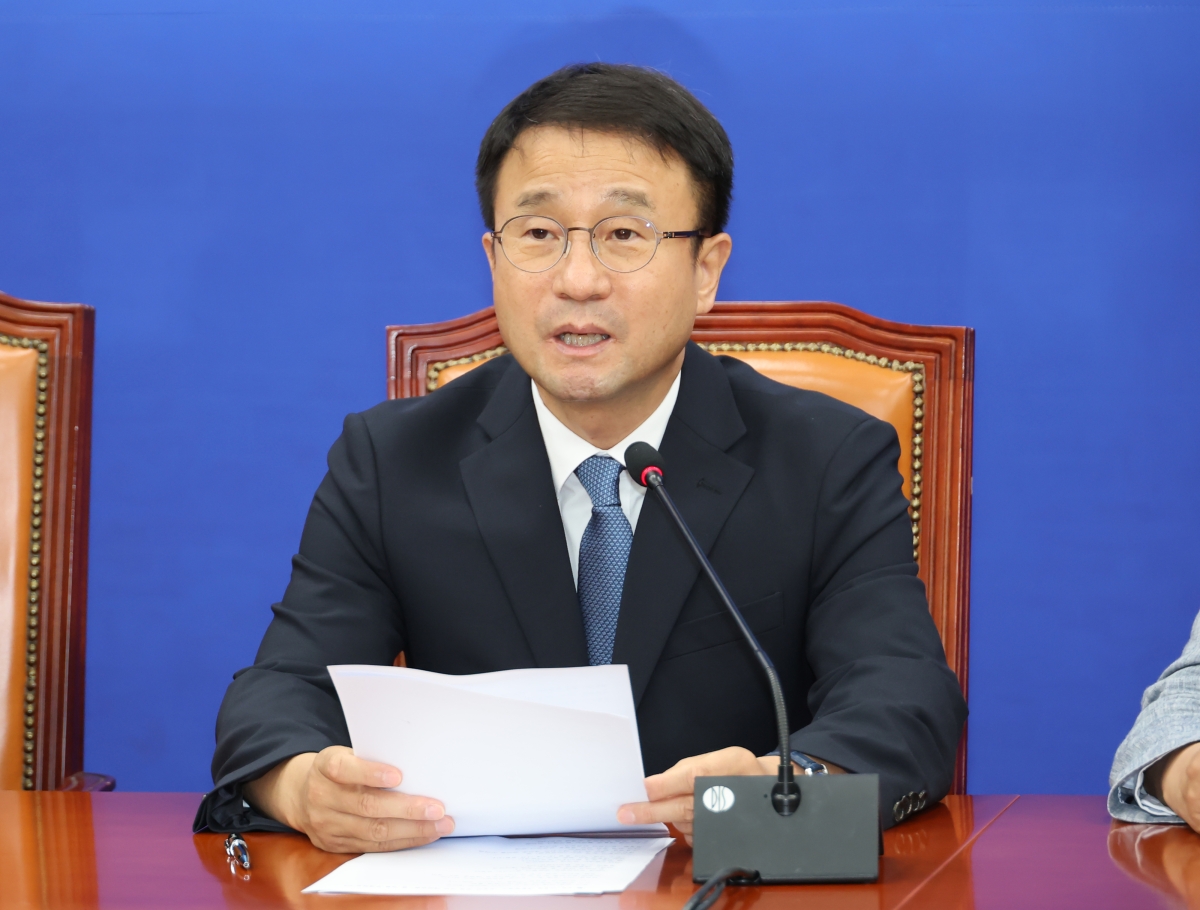 더불어민주당 한병도 대표 직무대행 겸 원내대표가 23일 국회에서 열린 정책조정회의에서 발언하고 있다. 2026.7.23. 연합뉴스