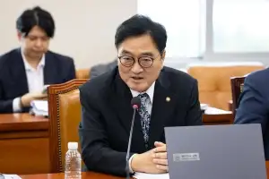 [단독]우원식, ‘배우자 동행 해외 출장’ 논란…시민단체 고발