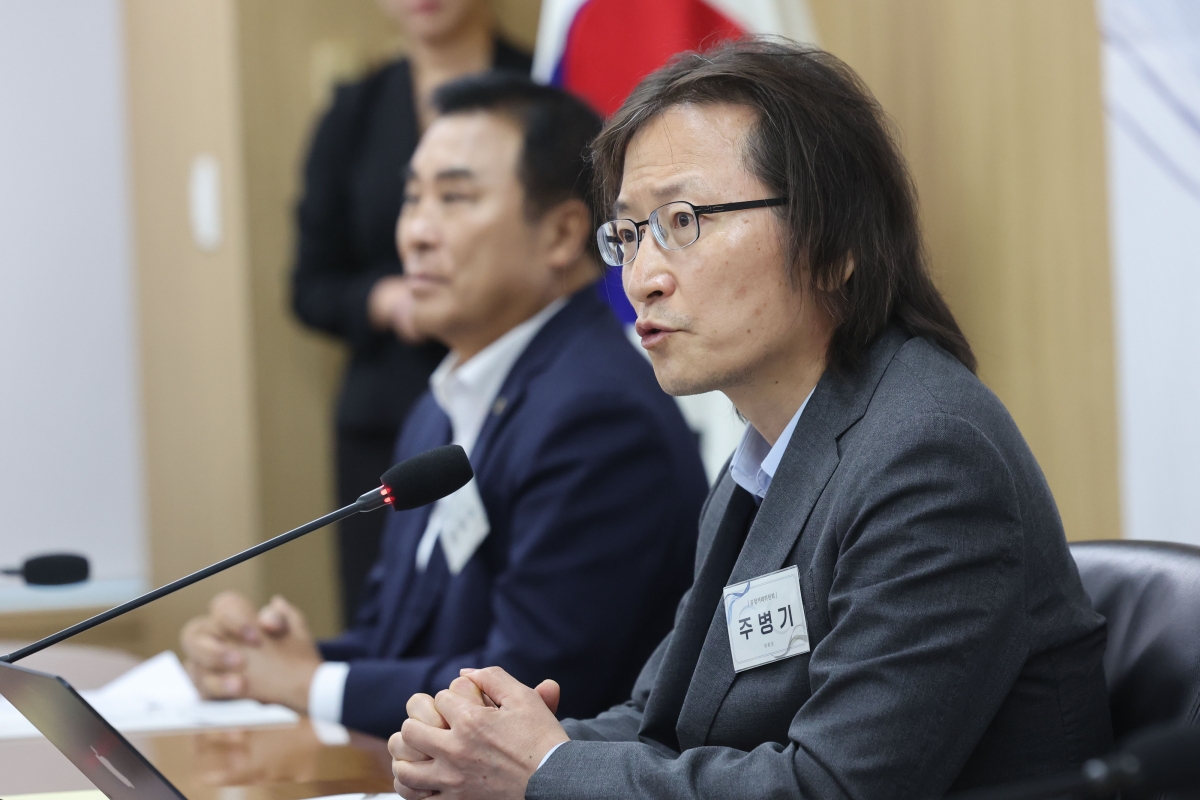 주병기 공정거래위원장이 24일 서울 동작구 대한전문건설협회에서 열린 건설산업 상생협력 및 공정거래 협약 체결식에서 인사말을 하고 있다. 뉴시스