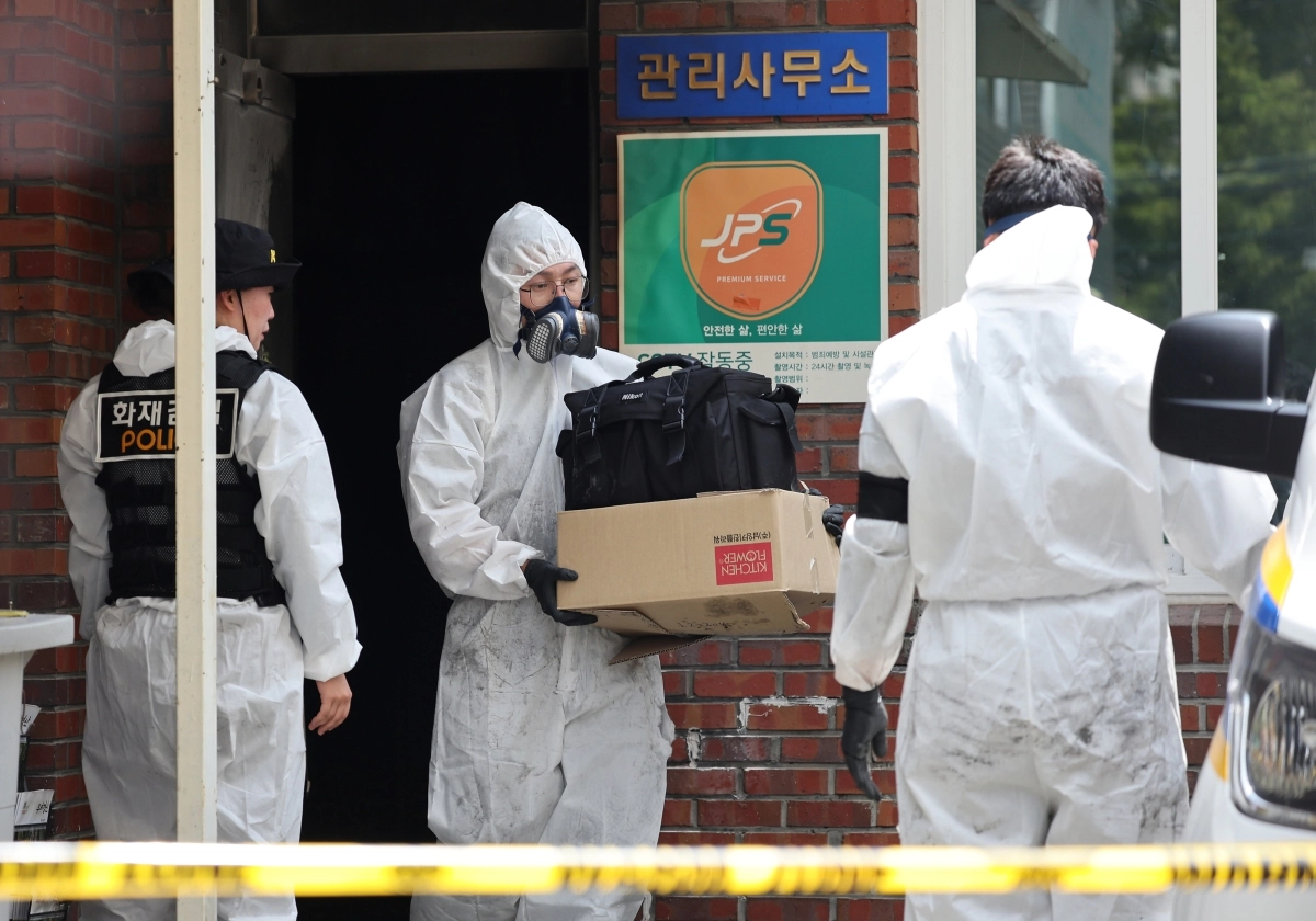 증거물 확보하는 과학수사대