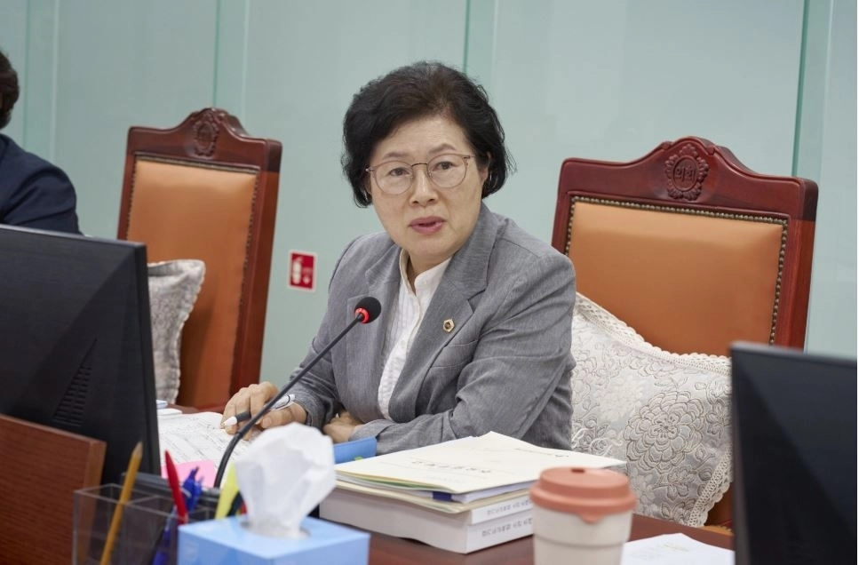 ▲ 지난 22일 열린 제392회 임시회 제2차 교육기획위원회에서 발언중인 박은경 의원(사진=경기도의회)
