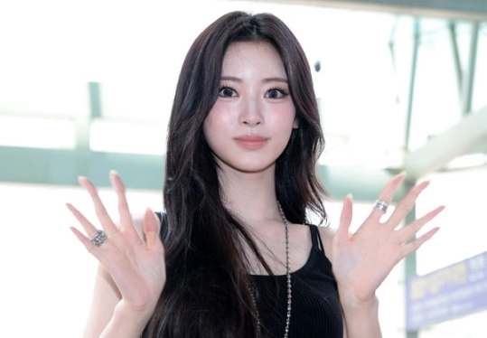 미야오 안나가 ACON 2026 참석을 위해 24일 인천공항을 통해 대만 타이베이로 출국하고 있다. 2026.7.24<br>뉴스1