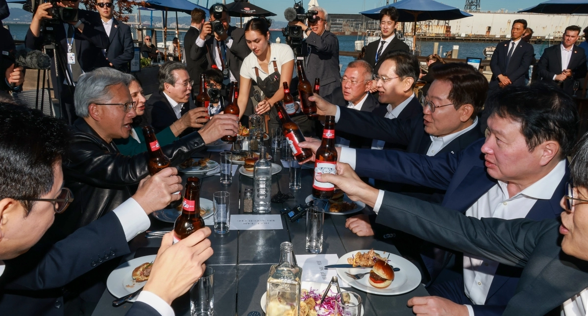 이재명 대통령, 글로벌 AI 리더들과 건배