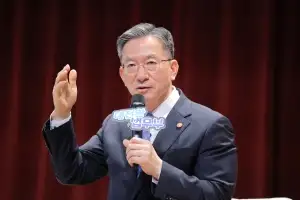 정성호 “오래전부터 사의 표명…더 이상 할 일도, 의지도 없다”