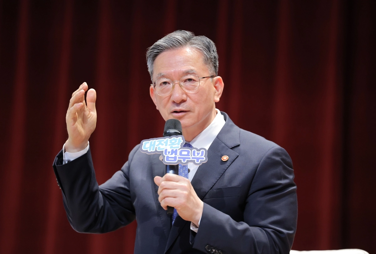 정성호 법무부 장관이 23일 경기 정부과천청사에서 열린 장관과의 토크콘서트에서 발언하고 있다. 2026.7.23 연합뉴스