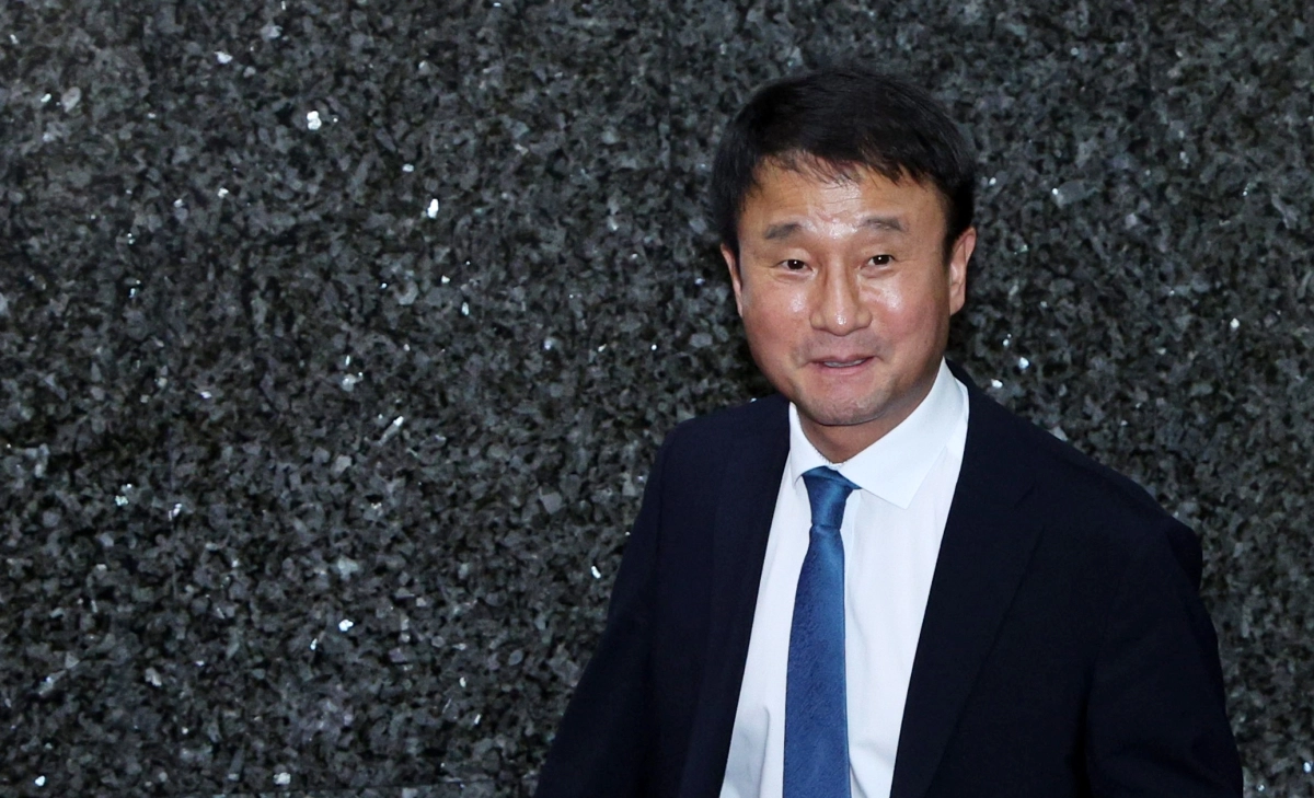 한병도 더불어민주당 당대표 직무대행 겸 원내대표가 지난 24일 국회에서 열린 비공개 의원총회에 참석하고 있다. 뉴시스