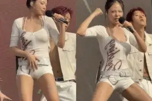thumbnail - “무릎 꿇고 지퍼 내려”…비비, 워터밤 파격 퍼포먼스에 ‘너무 야해’ 갑론을박[이슈픽]