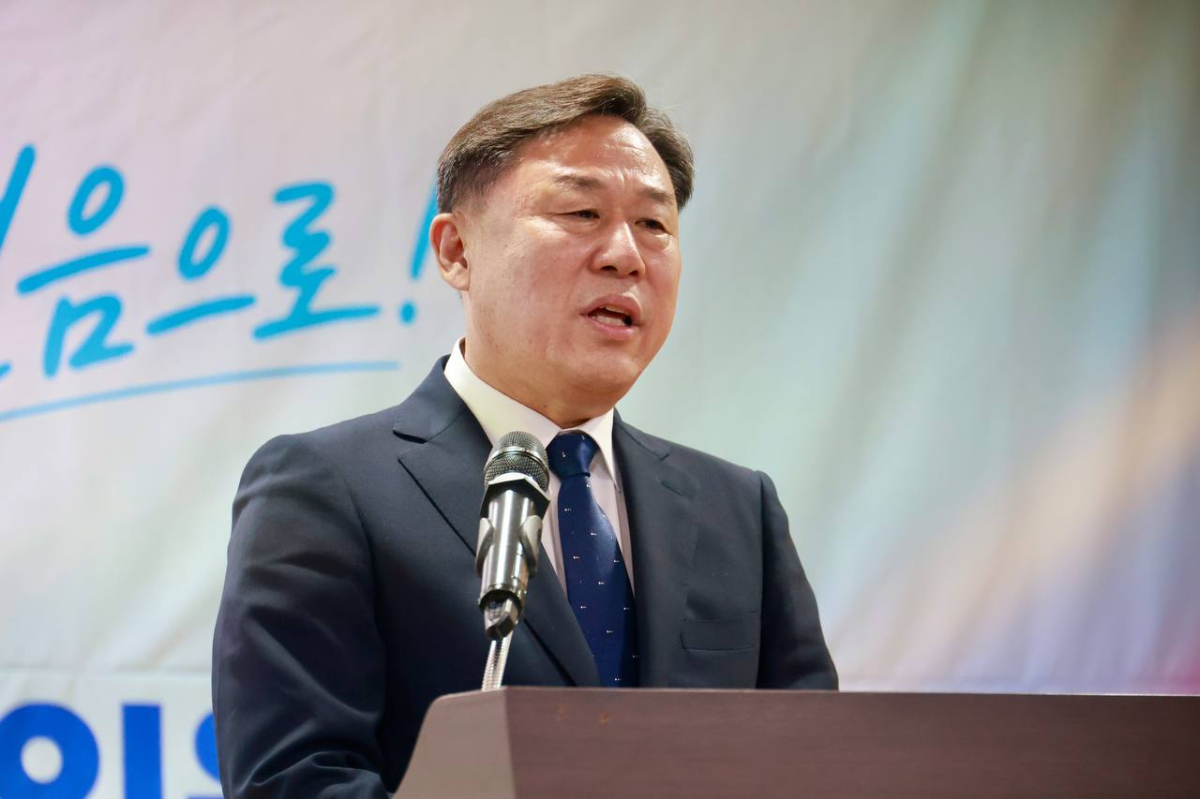 김종훈 진보당 신임 당 대표가 지난 24일 국회에서 열린 진보당 4기 지도부 선출대회에서 당 대표로 선출된 뒤 발언하고 있다. 연합뉴스