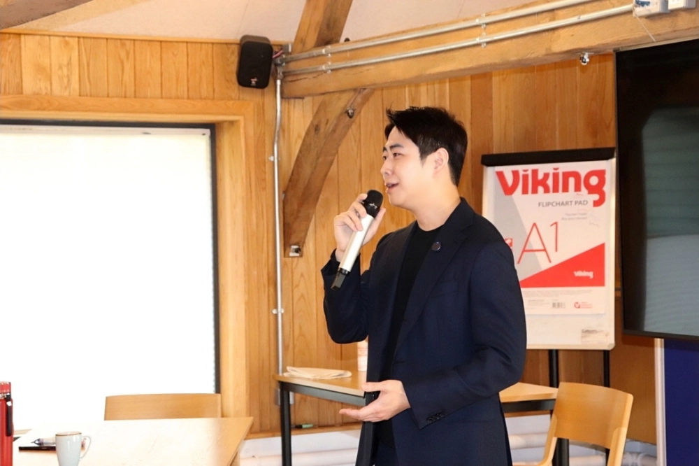 에데나 이욱 대표