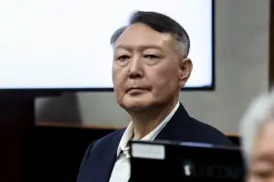 법원 “尹 ‘변호사 소개·건진법사’ 관련 발언, 공직선거법 위반”