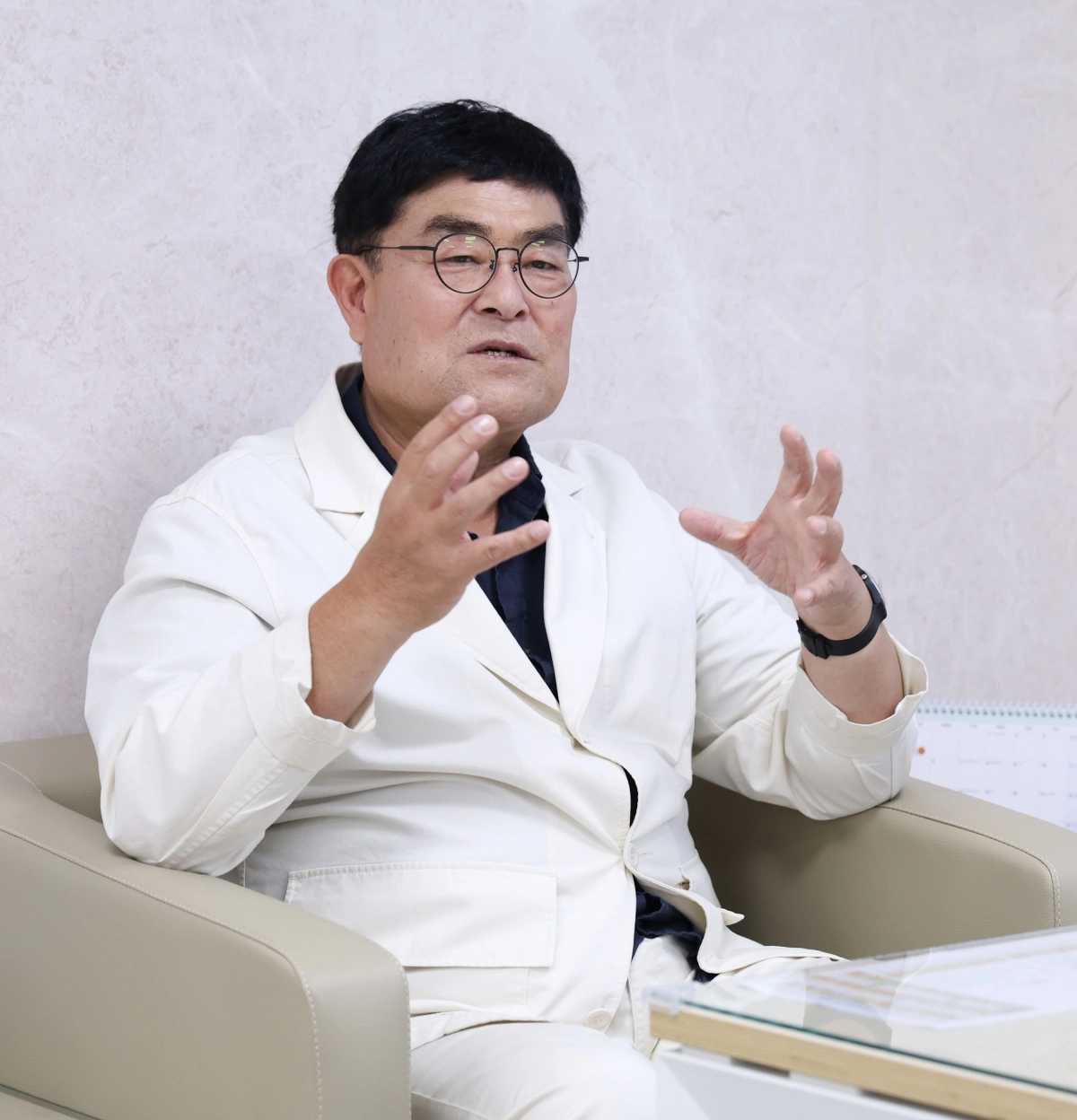 박상수 강원 삼척시장이 27일 시청 집무실에서 가진 서울신문과의 인터뷰에서 민선 9기 시정 운영 방향을 설명하고 있다. 삼척시 제공