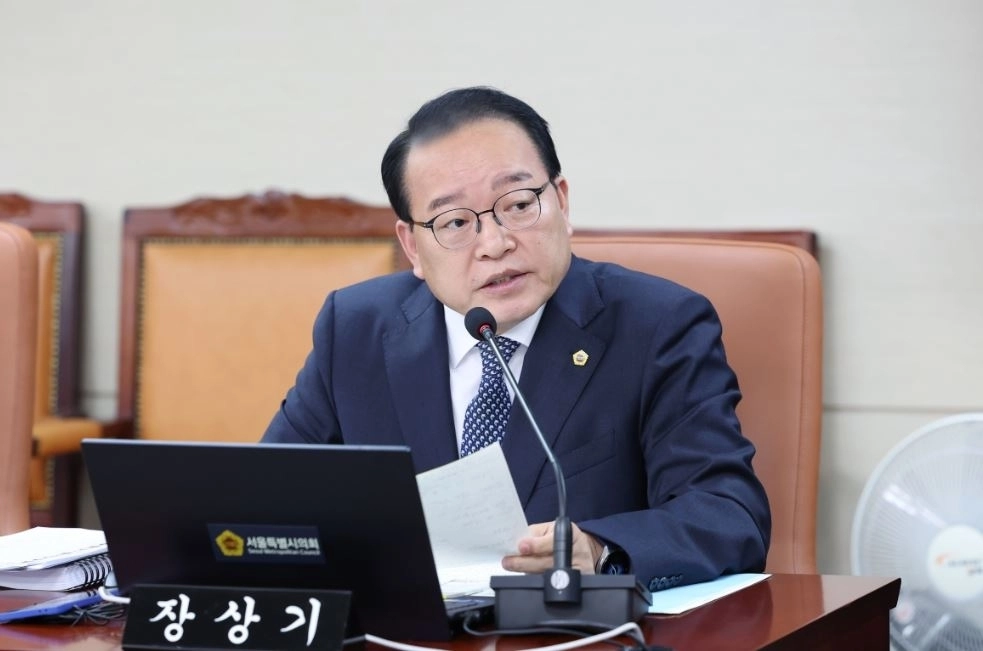 지난 27일 제328회 임시회 교육위 첫 업무보고 질의에서 발언중인 장상기 의원. 서울시의회 제공
