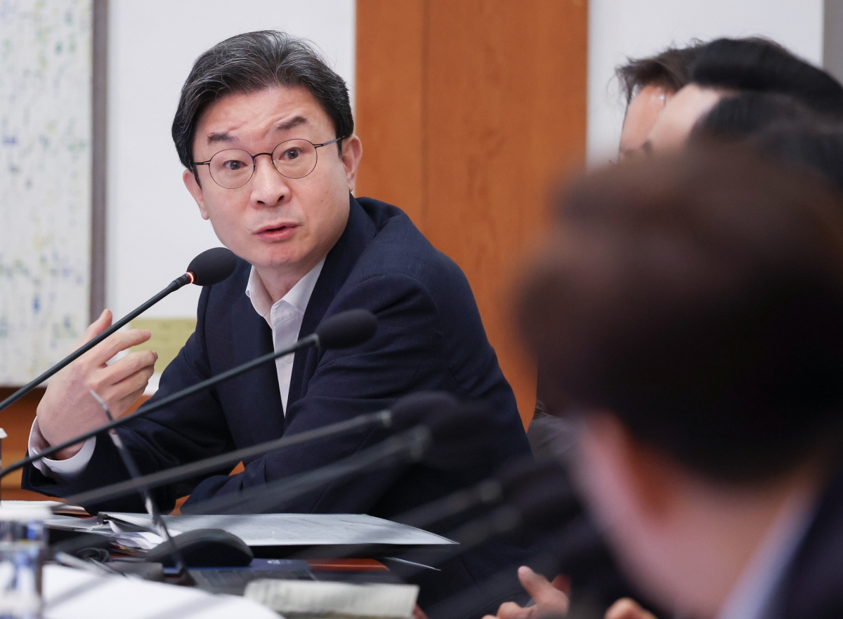 발언하는 이억원 금융위원장