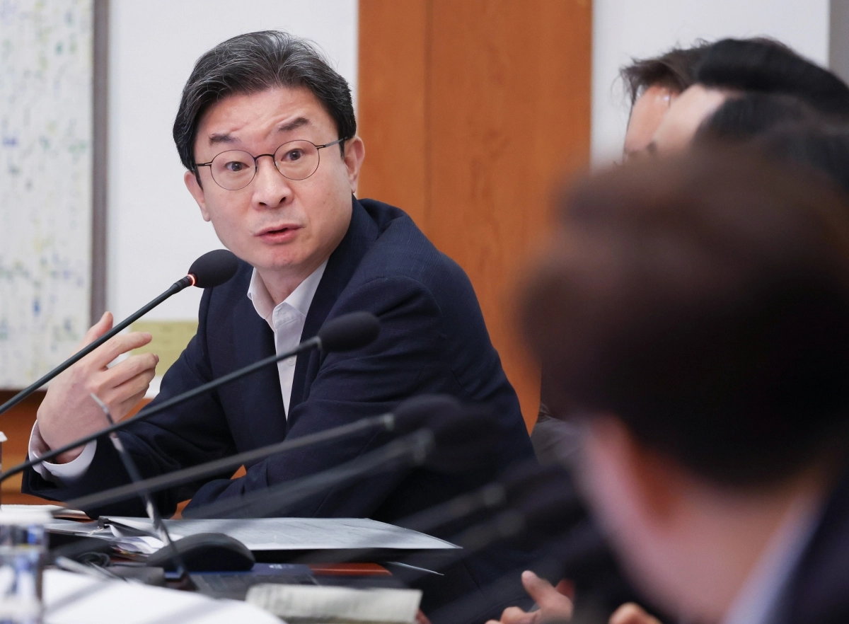 발언하는 이억원 금융위원장