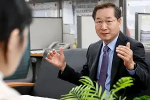 경찰, ‘가상자산 은닉’ 혐의 유정복 전 인천시장 집 압수수색