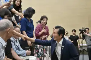 정청래, 충청권 투표 첫날 세종行…“이해찬 정신 계승할 것”