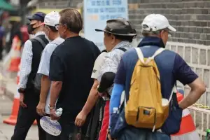 기초생활보장 수급자 44%가 65세 이상…노인 10명 중 1명은 수급