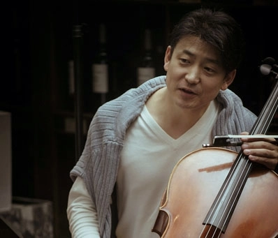 성승한 음악감독 겸 첼리스트