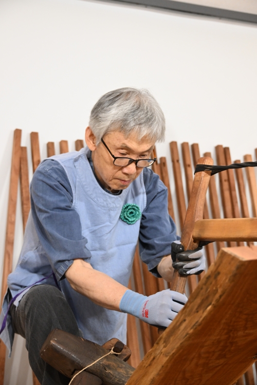 국가무형유산 소목장 박명배 보유자. 국가유산청 제공