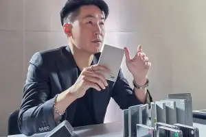 500여개 모형 쥐어보고 찾았다… 모든 순간이 편안한 ‘여권 비율’