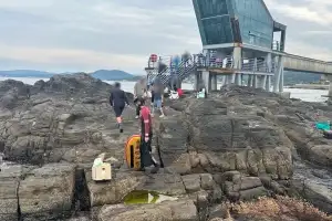 구룡포 보릿돌교 붕괴 원인 조사…전담반 편성해 해안 시설물 점검