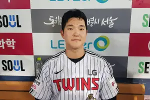 백업인 줄 알았는데 벌써 10홈런…문정빈 있어 밝은 LG 미래