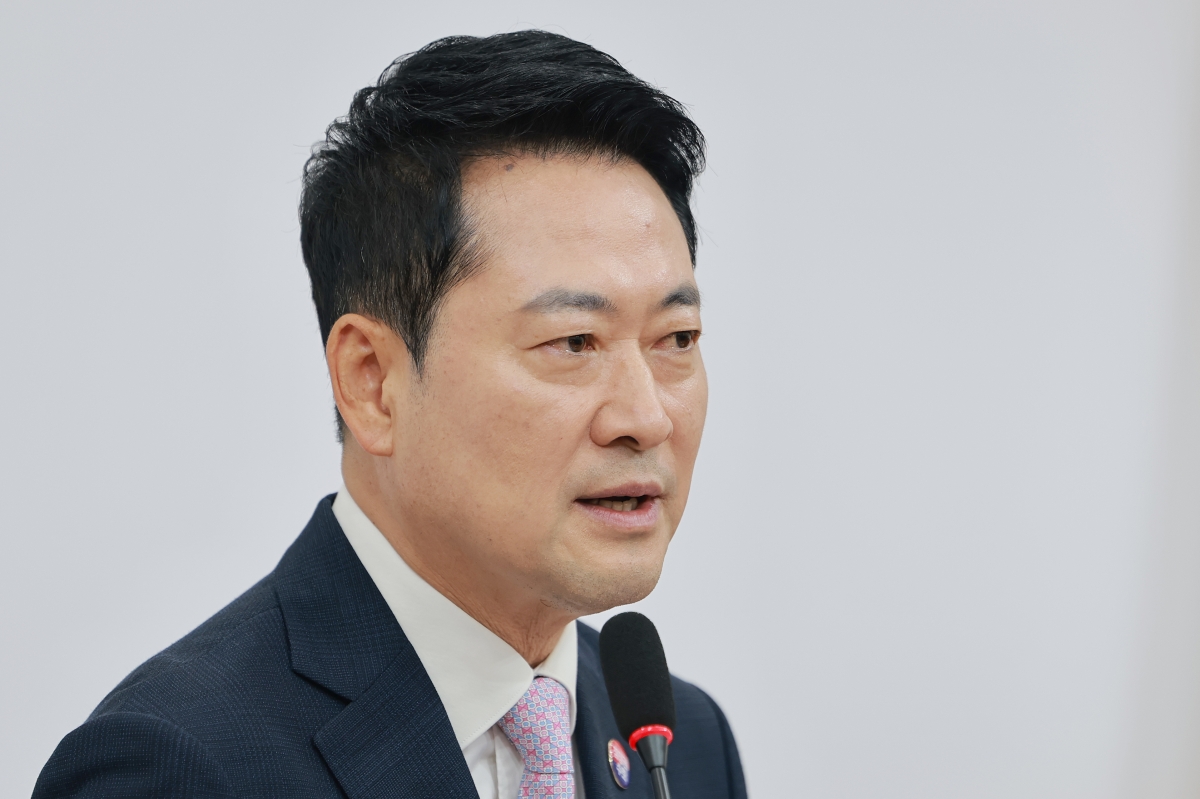 국민의힘 장동혁 대표가 29일 국회에서 전날 ‘현직 대통령 연임 개헌은 국민 선택의 문제’라고 한 조정식 국회의장의 발언, 선관위 특검 등 현안과 관련해 기자회견하고 있다. 2026.7.29. 연합뉴스