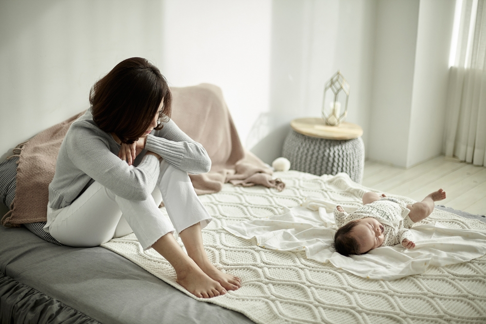 갓 100일이 넘은 아기를 어린이집에 보내고 회사에 복직한 워킹맘이 친구로부터 “독하다”는 말을 들었다며 착찹한 심경을 토로했다. 아이클릭아트