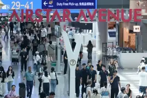 본격 휴가철… 붐비는 인천공항