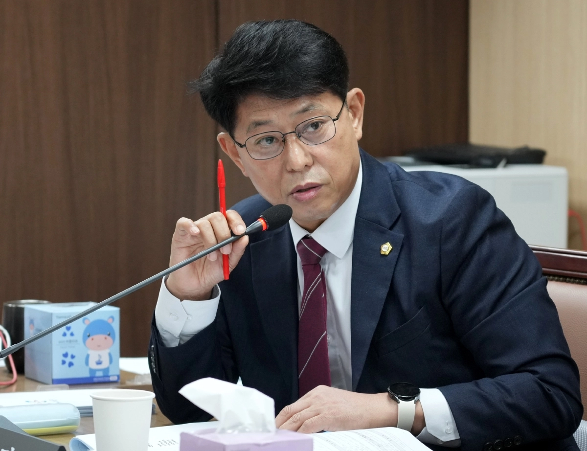 손명영 노원구의회 부의장은 ‘행동하는 구의원’이라는 별명처럼 현장에서 답을 찾는다. 제9대에 이어 제10대에서도 부의장을 맡고 있다. 사진: 손명영 부의장 제공.