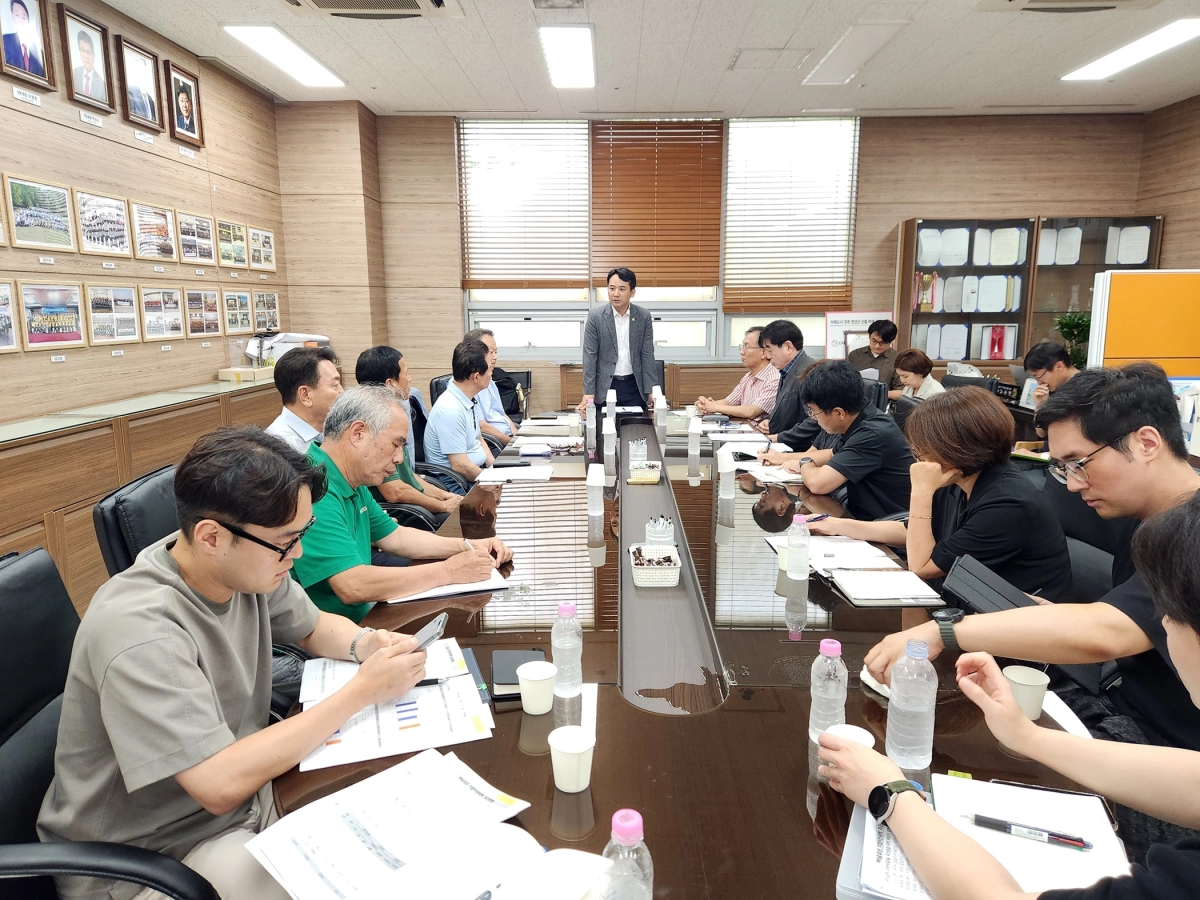 ▲송규근 의원이 30일 하남시벤처센터에서 열린 3기 신도시 하남 지역 기업 이주 문제 현안 정담회에서 발언하고 있다. (사진=경기도의회)