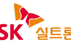 SK실트론 2.3조원 매각 확정…두산 “상장 없이 2031년 매출 3조낼 것”