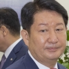 ‘멱살 논란’ 권영진 “자진 탈당 결코 없어…합당한 징계 결정되면 수용”
