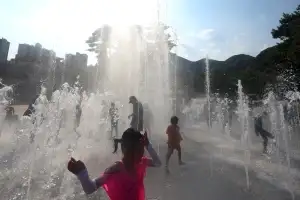 폭염 중대본 2단계…체감 38도 이상 옥외작업 중지 권고