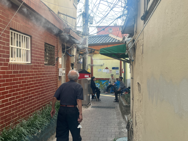 오래된 양철문도 불덩이…노후주택 안은 ‘가마솥’[불평등한 폭염]