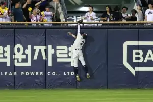왼쪽엔 김민석, 오른쪽엔 김대한...지금 두산 외야는 ‘양김시대’