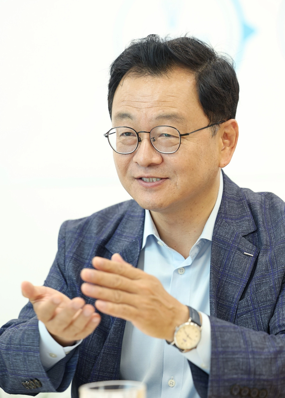 민경선 고양시장이 2일 서울신문과의 인터뷰에서 “민선 9기의 최우선 과제는 일자리와 기업 유치”라며 항공우주와 의료·바이오 등 미래산업 육성계획을 밝히고 있다.  고양시 제공