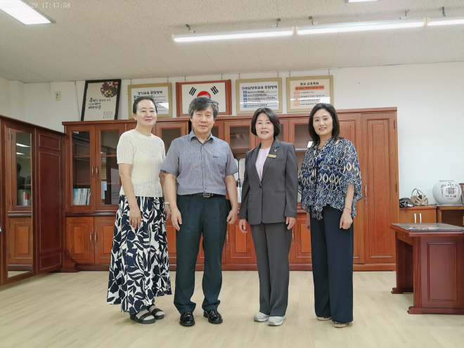 장승희 경기도의원, 개교37년차 구리 교문초 찾아...노후 학교 안전·급식실 근무여건 현장에서 챙기겠다