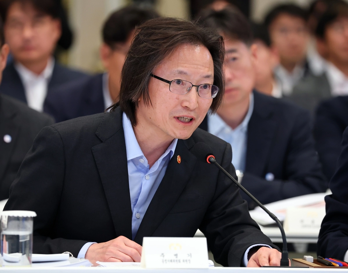 발언하는 주병기 공정거래위원장